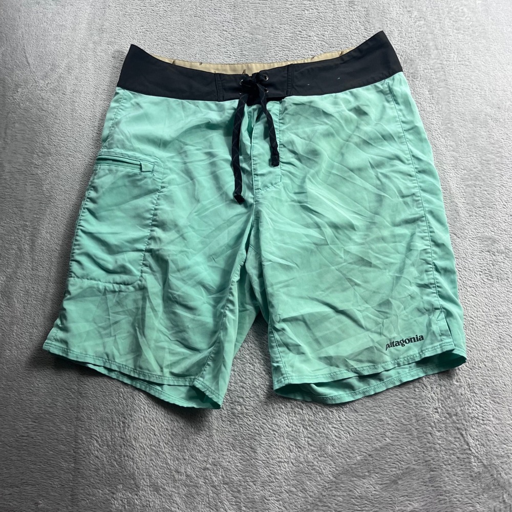 Patagonia Mens Scallop Hem Wavefarer Boardshorts Aqua Green Size 32
